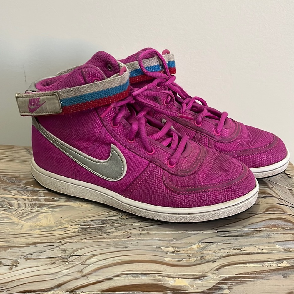 Youth size 2 fuschia Nike high top lace up strap sneakers retro style GUC